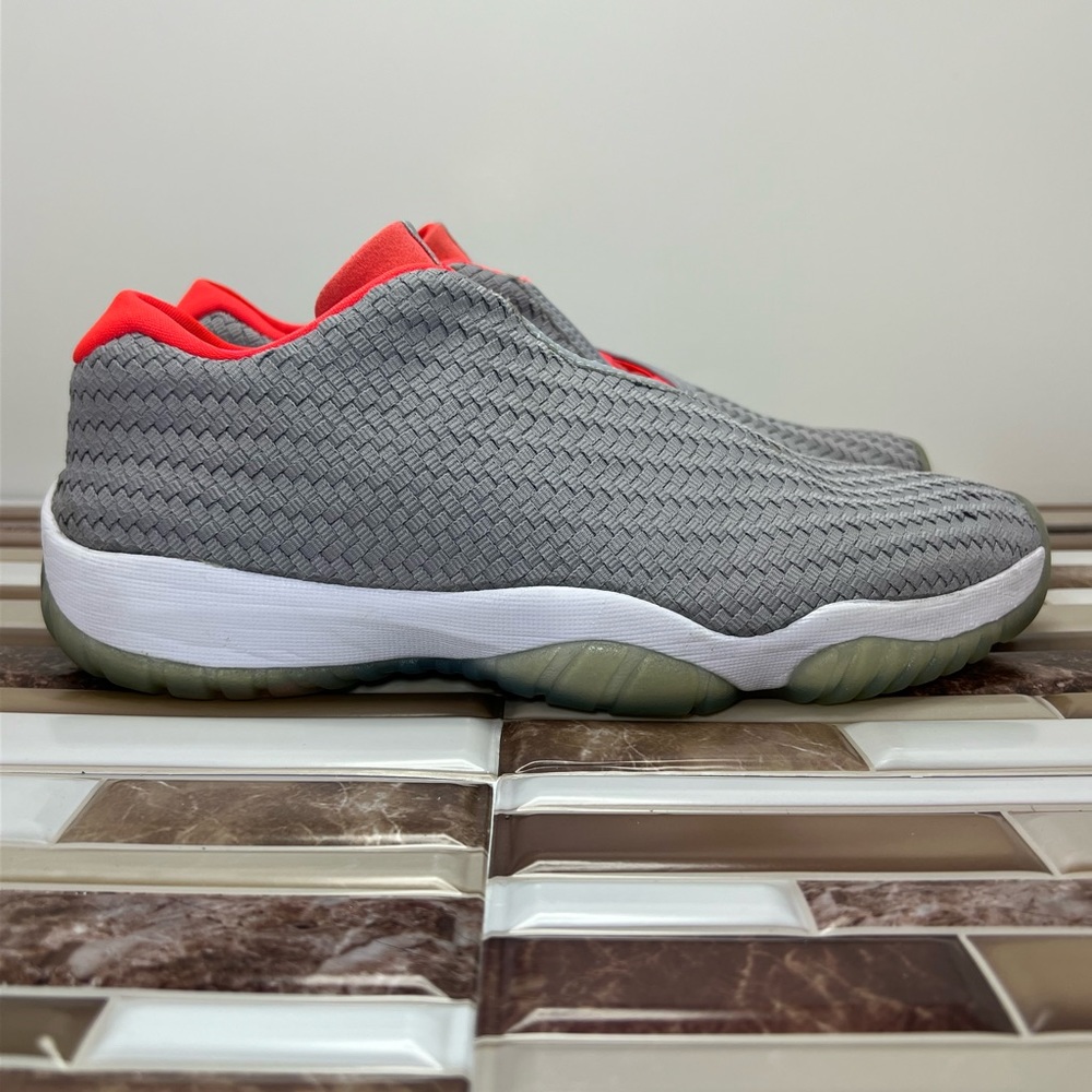 Jordan Future Low wolf gray infrared. Men’s Size 9.5